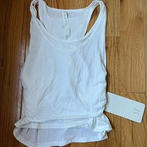 Lululemon workout tank.
